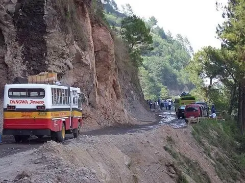Dangwa Tranco Bus cruising Atok road section
